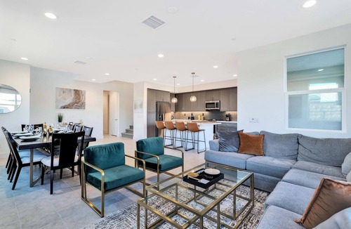 Terra Lago Villa | Minutes away from Coachella Festival! Lakeside Villa- Modern & Spacious