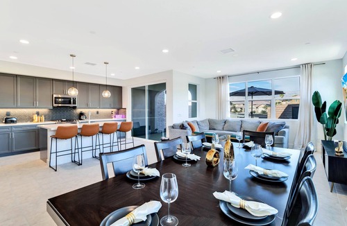 Terra Lago Villa | Minutes away from Coachella Festival! Lakeside Villa- Modern & Spacious