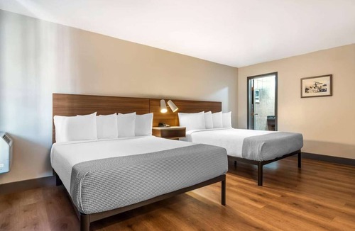 Cow Hollow Hotel | Minutes from Fisherman’s Wharf + Free Wi-Fi