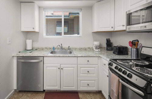 South Mission Beach House | Mission Beach 2BR · Steps to Bay and Ocean · Water Views · Garage Parking