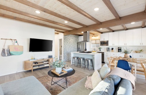 South Mission Beach House | Mission Point Buyout by AvantStay | Two Unit Buyout w/Patio & Close to Beach!