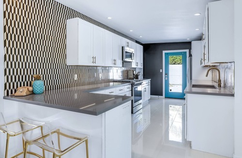 Palm Springs House | Mod Mid-Century Retreat w/Mountain Views, Perfect for Families/Groups, Pool/Spa