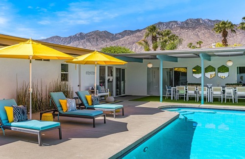 Palm Springs House | Mod Mid-Century Retreat w/Mountain Views, Perfect for Families/Groups, Pool/Spa