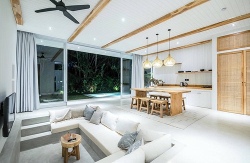 Pecatu Villa | Modern 2BR Villa, 4min to Bingin's Coastal Charm