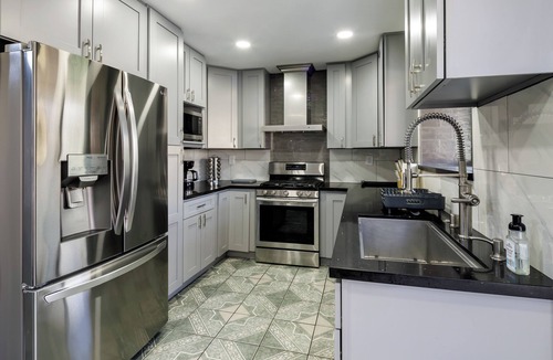 Moreno Valley House | Modern 3BR Bay Stay: pet/family-friendly, yard, parking, W/D, near hospitals