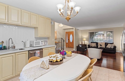 Chino House | Modern 4BR Retreat - Fully Equipped - Near Disney