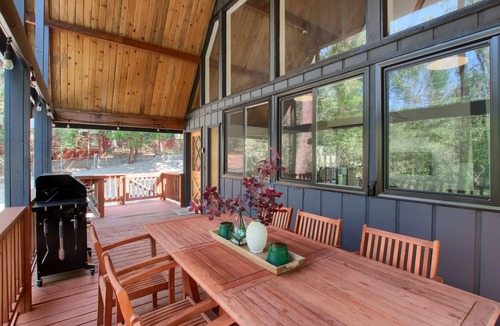 Yosemite Forks Cabin | Modern A-Frame next to a creek, minutes to Bass Lake and close to Yosemite