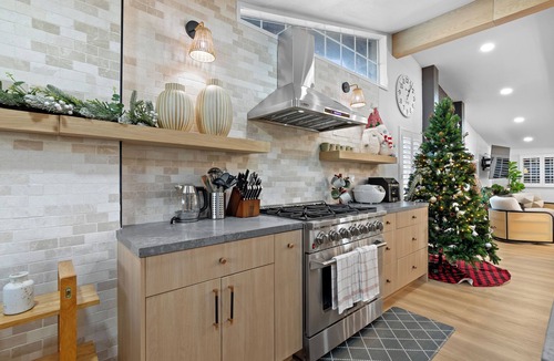Southwest Anaheim Villa | Modern Anaheim Villas Stay- 3 Miles to Disney & Family Fun