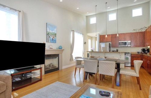 Avila Beach House | Modern Convenience in Avila Beach