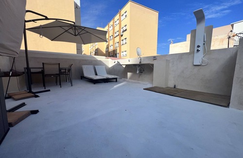 Jardin de la Abadia House | Modern Duplex Apartment - 2’ to the Beach! (Huelin area, genuine local Malaga!)