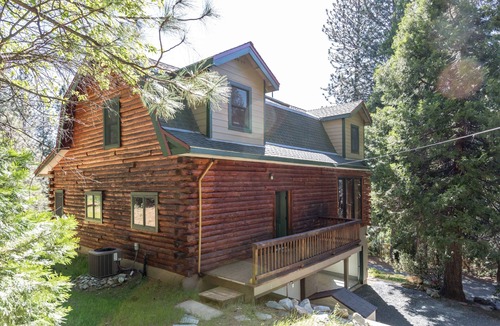 Nevada City Cabin | Modern Log Cabin on Cascade Canal, 5 minutes to Downtown Nevada City