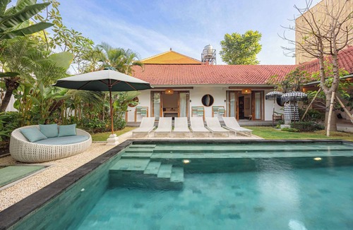 Sunset Road Villa | Modern & Luxury 4BR Villa in Seminyak w/Fast Wifi