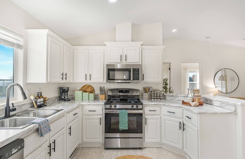 Paso Robles House | Modern Ranch Home w/Vineyard Views & Patio Pergola | Shimla Syrah by AvantStay