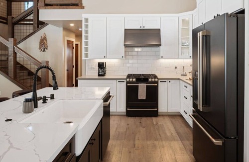 Tahoe Paradise House | Modern Tahoe Family Home | Hot Tub + 2 King Suites