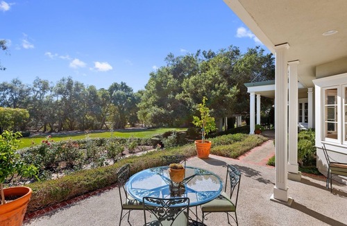 Hedgerow Villa | Montecito Gated Garden Villa - walk to Upper Village & Beach - near SB Polo Club