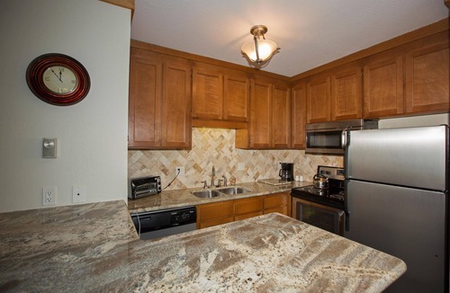 Olympic Valley House | Monthly Lease - Palisades Tahoe Ski Condo # 11 - Remodeled 2 BR, Walking Distance to Village