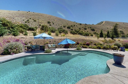 King City House | Mountain-View Backyard Oasis! King City Getaway