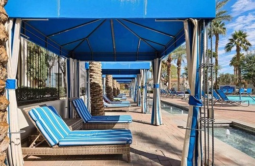 La Quinta Villa | Mountain View King Retreat in Gated Desert Villas