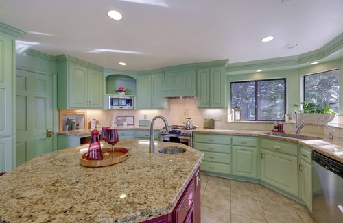 Rimforest Cottage | Mtn & Valley Views! Rimforest Lodge w/Fireplace