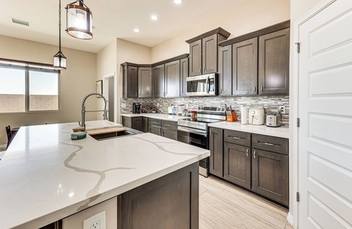 Mohave Valley House | Mtn-View Home w/Patio, 3 Mi to Colorado River!