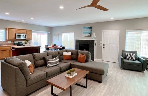 Oceano House | Multi Family Home 2 min walk to beach, Sleeps 13
