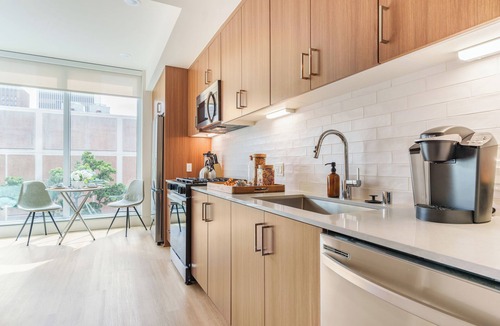 Cortez Hill Condo | Multi-Room Booking in Little Italy | Resort Pool + Sky Deck + Gym | Ancora