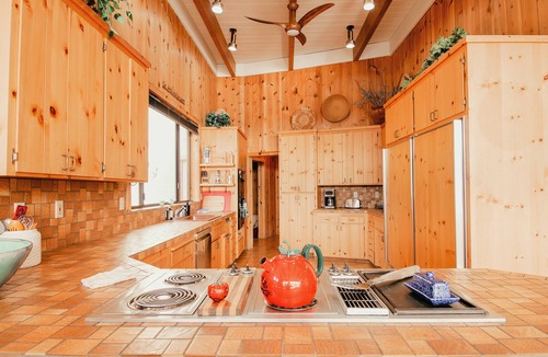 Oak Shores House | Naci Lakefront Paradise, 5 bedroom home next to the marina