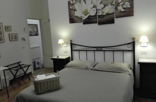 Naples City Centre Bed & Breakfast | Naples Pietrasanta LT | Double Room in the Heart of the Historic Center