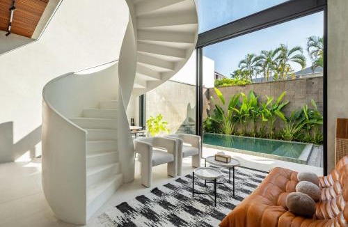 Berawa Villa | New 2BR Tropical Stylish Villa Canggu - 4 min to Finns