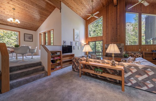 Alpine Meadows House | ~New~Alpine Meadows Base Camp, Walk to Hiking Trails, Ski Shuttle Avail.
