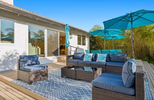 Vista Villa | NEW LUXURY ESTATE - Sleeps 22 - Saltwater Pool, Spa, Waterfall With Cave Grotto!