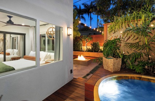 Cardiff-by-the-Sea Villa | *NEW* Micro Retreat | Hot Tub | Fire Pits | Ocean View in Cardiff Village