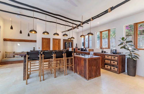 Umalas Villa | New Stylish 4BR Rooftop Lounge 12min To Beach