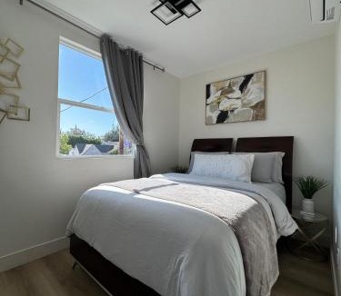 Pico - Robertson Apartment | Newly Built & Bright 2BR Home Near Beverly Hills - Great neighborhood