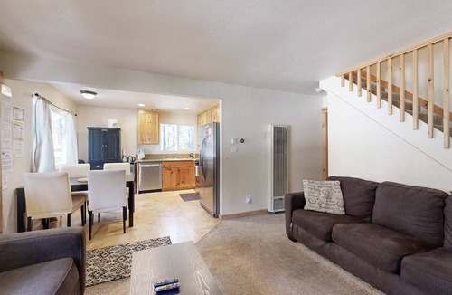 Tahoe Paradise House | Newly Remodeled Chalet - Near Skiing & Golf