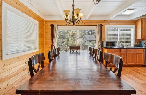 North Upper Truckee House | Newly Renovated House With Red Oak Hard Wood Floor Throughout, Pine Walls, Large Deck backs to Woodland