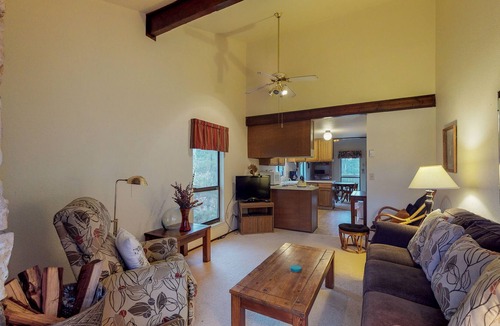 Groveland Condo | Newly renovated condo with pool - near beach, dogs welcome