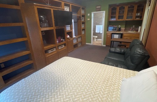 River Oaks House | Nice place to stay if you don’t want to to deal with Hotels rooms