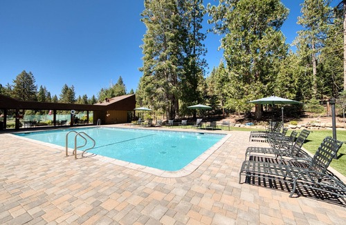 Lake Forest House | North Shore #8 By Tahoe Getaways w/Private Beach, Pool and Pickleball!