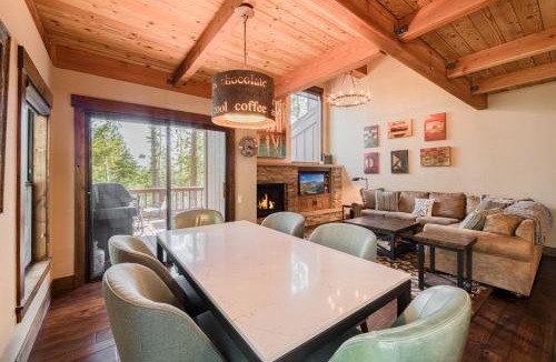 Lake Forest House | North Shore Lakeside Condo 15 by Tahoe Getaways - Walk to Beach with HOA