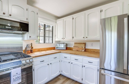 Oak Shores House | Oak Shores Lake House Near Marina! Community Perks