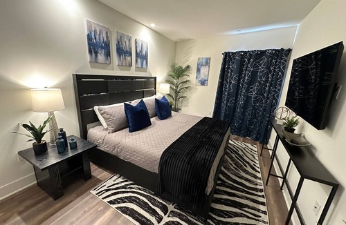 Los Angeles Hotel | Oasis 3 BR 3 BA steps from Century City Mall