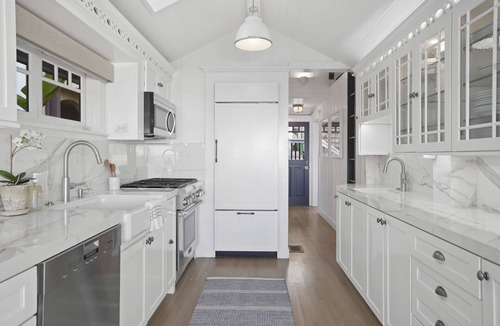 Laguna Beach House | Oceanfront Cottage is on the sand in heart of Laguna Beach Village