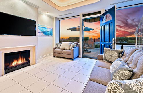 Village of La Jolla House | Oceanfront home with private hot tub, stunning views, fireplace, patio & grill