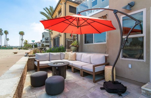South Mission Beach Condo | On the Sand! Bayfront Ground Floor + AC + Large Patio