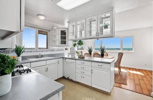 Old Towne House | ON THE SAND! Beachfront Seal Beach CA 3bd 3ba home