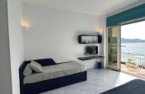 Meta Apartment | One bedroom apartment with terrace and sea view