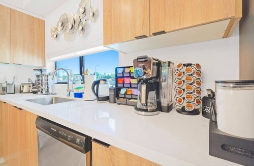 North Hollywood Villa | OO. Vibrant 3BR NoHo Suite, Universal 15m, Family