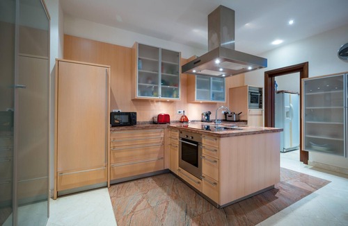 Urbanizacion el Rosario Villa | Panoramic Sea Views Luxury 5-Bed Villa with Heated Pool & Gym in Marbella