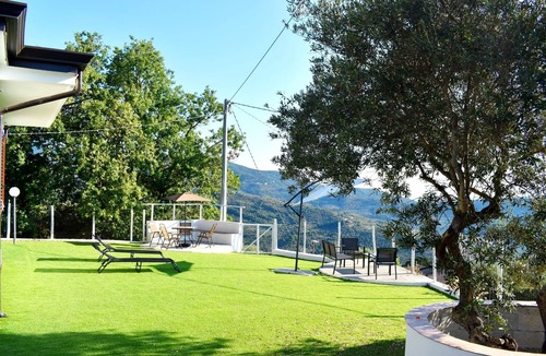 Laureana Cilento Villa | Panoramic Villa with Hot Tub